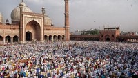 Jama Masjid Delhi merupakan masjid terbesar di India. Masjid yang memiliki arsitektur tradisional Mughal di Indiia ini dibangun pada tahun 1644-1656. (Noemi CASSANELLI / AFP)