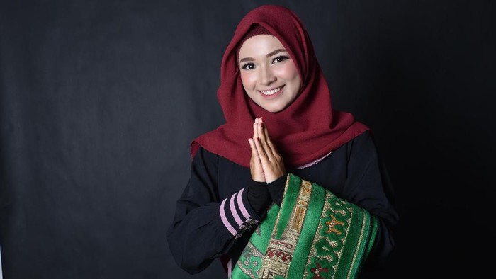 Minta Maaf Lebaran muslim asian people forgiving on eid mubarak tradition. apologizing each other isolated over white