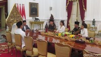 AHY, usai pertemuan tersebut mengatakan silaturahmi keluarga Jokowi dan keluarga SBY harus terus terjalin. (Foto: Noval/detikcom)