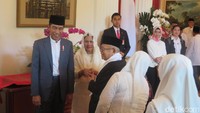 Tampak cawapres Maruf Amin, Ketua MPR Zulkifli Hasan, Ketua DPR Bambang Soesatyo hingga Ketua DPD Oesman Sapta Odang hadir ke Istana. (Foto: Noval-detikcom)