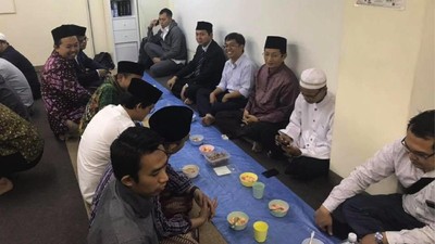 Foto Syiar Islam dan AKB 48 di Tokyo