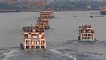 Ramai-ramai Mudik Lebaran Naik Kereta di Bangladesh
