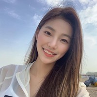 Kenalan dengan Lee Chae Eun, model yang jadi perhatian karena penampilan wajahnya mirip banget dengan idol K-Pop Irene Redvelvet. (Foto: Instagram/@c_eeeun)