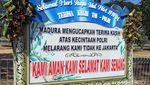 Potret Deretan Karangan Bunga Terima Kasih kepada TNI-Polri di Suramadu