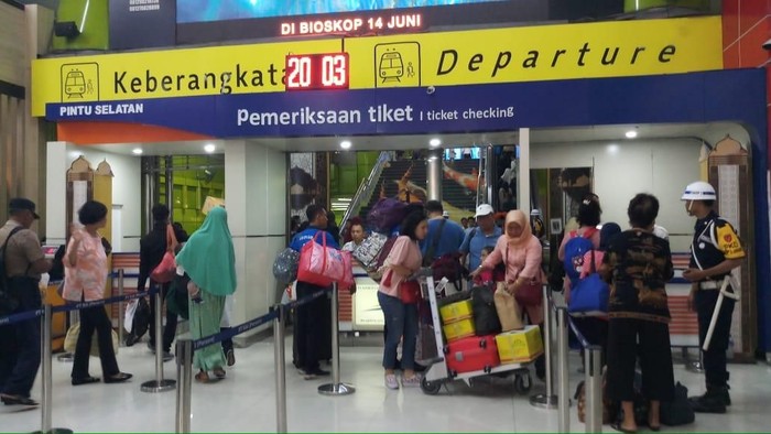Foto Suasana Stasiun Gambir. Foto: Farih Maulana Sidik/detikcom Foto Suasana Stasiun Gambir. Foto: Farih Maulana Sidik/detikcom