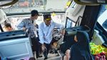 Menhub Cek Terminal Kampung Rambutan hingga Makan Bareng Sopir