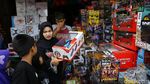 Mumpung Libur, Ajak Anak-anak ke Pasar Gembrong Beli Mainan