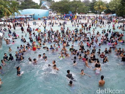 Serunya Bermain Air di SnowBay Waterpark TMII