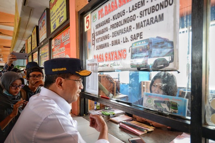 Menhub Cek Terminal Kampung Rambutan hingga Makan Bareng ...
