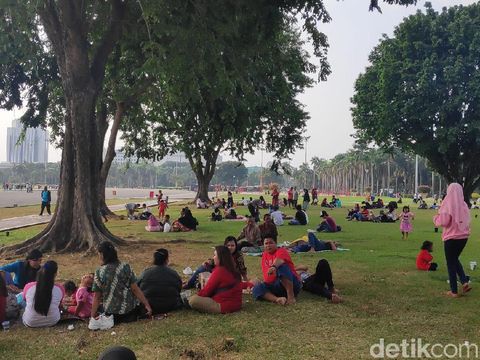 Monas di Hari Kedua Lebaran 