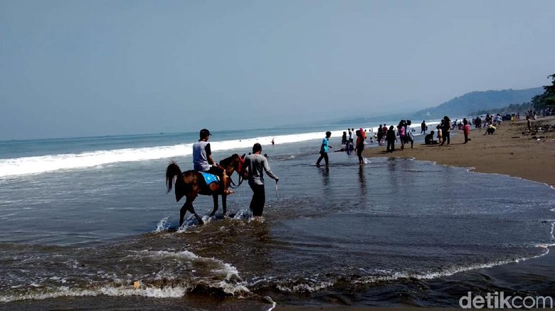 Foto: Pelabuhan Ratu (Syahdan Alamsyah/detikcom) Foto: Pelabuhan Ratu (Syahdan Alamsyah/detikcom)