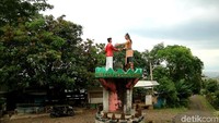 Aneka aktivitas seru bisa dicoba di Pelabuhan Ratu, pas banget buat kamu yang ingin liburan bareng keluarga (Syahdan Alamsyah/detikcom)  