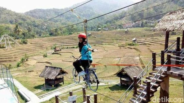 Bukan Sekadar Pantai, Ternyata Pelabuhan Ratu Punya Banyak Atraksi Seru
