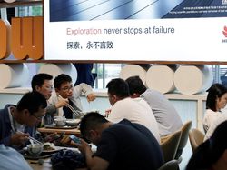 Melihat Suasana Kantor Pusat Huawei Pasca Dijegal AS