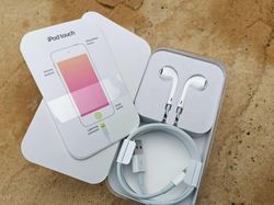 Mengenggam iPod Touch Anyar, Gadget Kejutan dari Apple