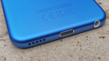 Apple mentenagai perangkat hiburannya ini dengan chipset yang sama dengan iPhone 7, yakni A10 Fusion. Secara kinerja pastinya lebih baik beberapa kali lipat dari pendahulunya yang ditenagai chipset A8. Foto: Pocket Lint