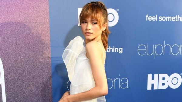 Si Cantik Zendaya yang Doyan Ngopi dan Ramen Instan