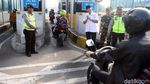 Potret Deretan Karangan Bunga Terima Kasih kepada TNI-Polri di Suramadu