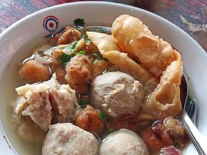 Sluurp! Enaknya Sore Ini Ngebakso Khas Yogyakarta yang Gurih Mantul