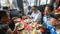 Kunjungan Menhub diakhiri dengan makan bersama para sopir bus. Istimewa/Kementerian Perhubungan.