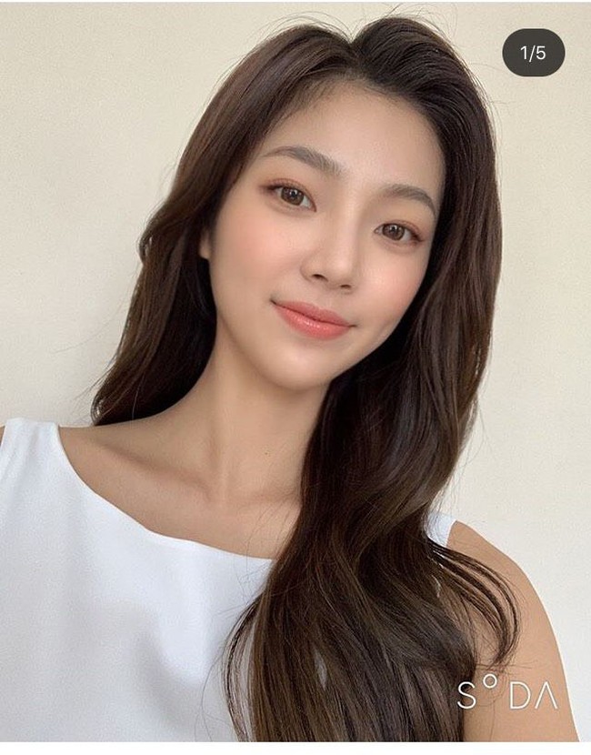 Bagaimana menurutmu dengan pesona Lee Chae Eun? (Foto: Instagram/@c_eeeun)