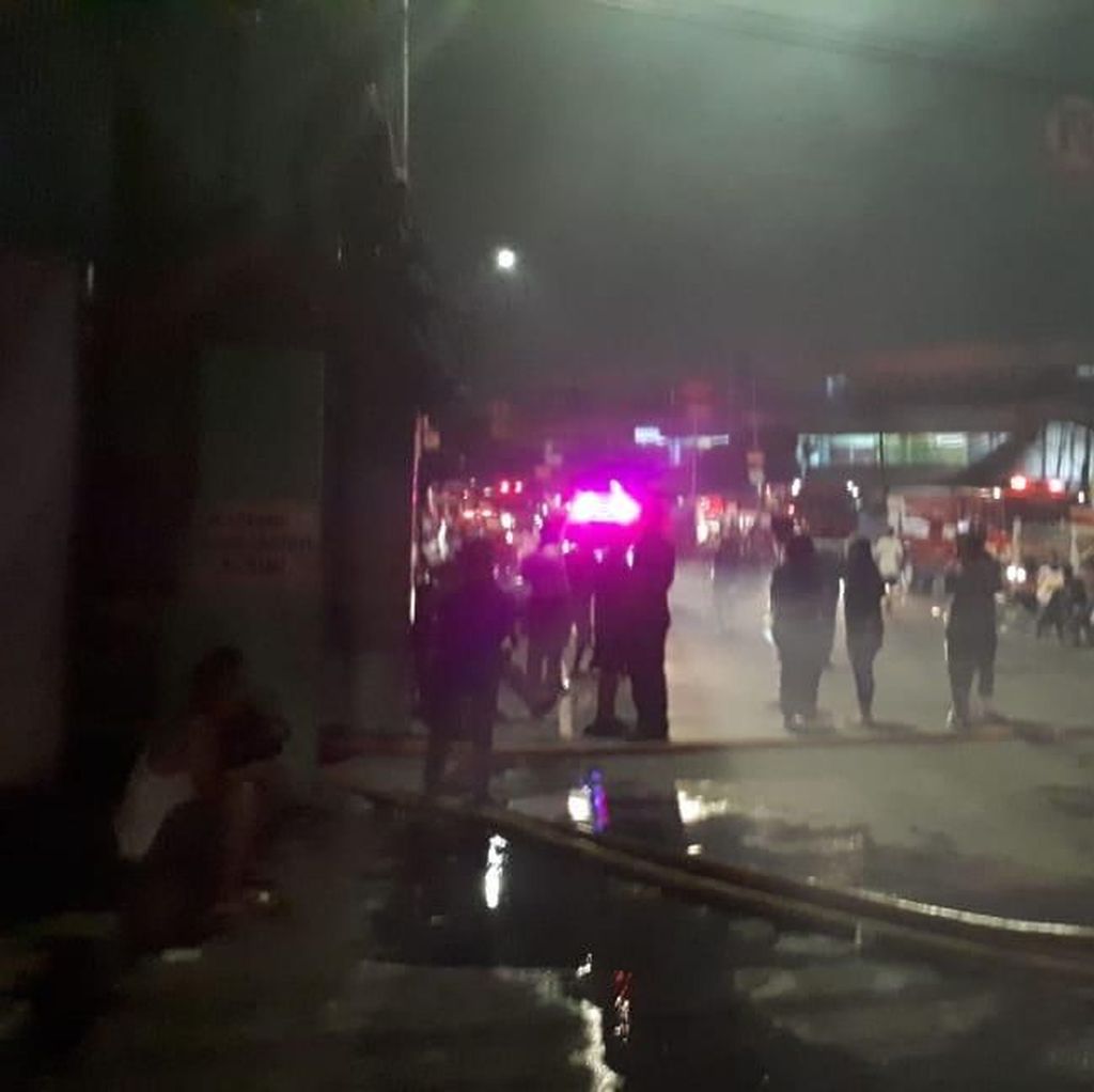 Kebakaran di Jaktim Lalap 12 Rumah, Kerugian Capai Rp 1 Miliar
