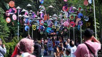 Sebelumnya diberitakan sejumlah tempat wisata di DKI Jakarta yang sempat tak beroperasi di hari pertama lebaran, hari ini sudah dibuka. Lokasi wisata akan mulai dibuka sejak pukul 08.00 WIB hingga 17.00 WIB.