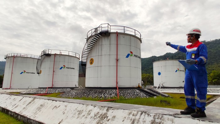 Melihat Pegawai Pertamina Di Pulau Terluar Kerja Saat Lebaran