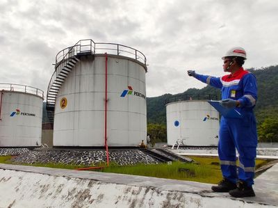 Melihat Pegawai Pertamina di Pulau Terluar Kerja saat Lebaran