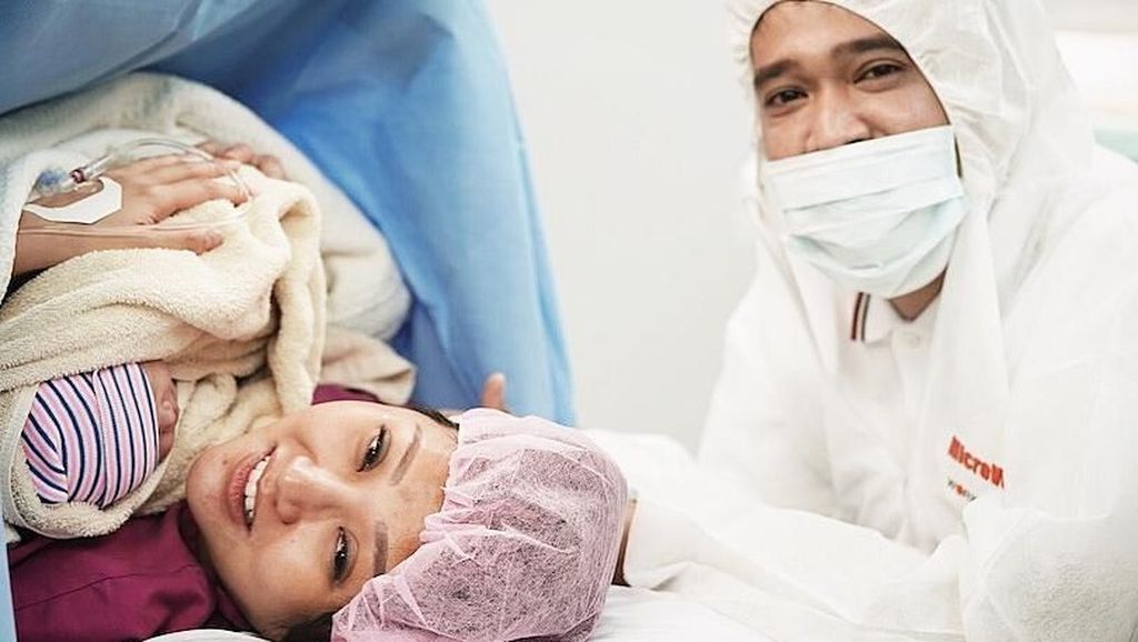 Sarwendah Lahirkan Anak Kedua Tepat saat Lebaran