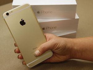 Apple Ancang-ancang Pindahkan Produksi iPhone dari China