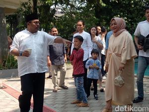 Mengintip Suasana Halal Bi Halal Keluarga Si Doel di Rumah Rano Karno