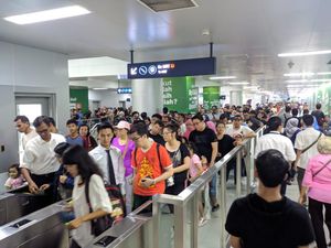 Penumpang MRT Tembus Rekor Gara-gara Demo Mahasiswa