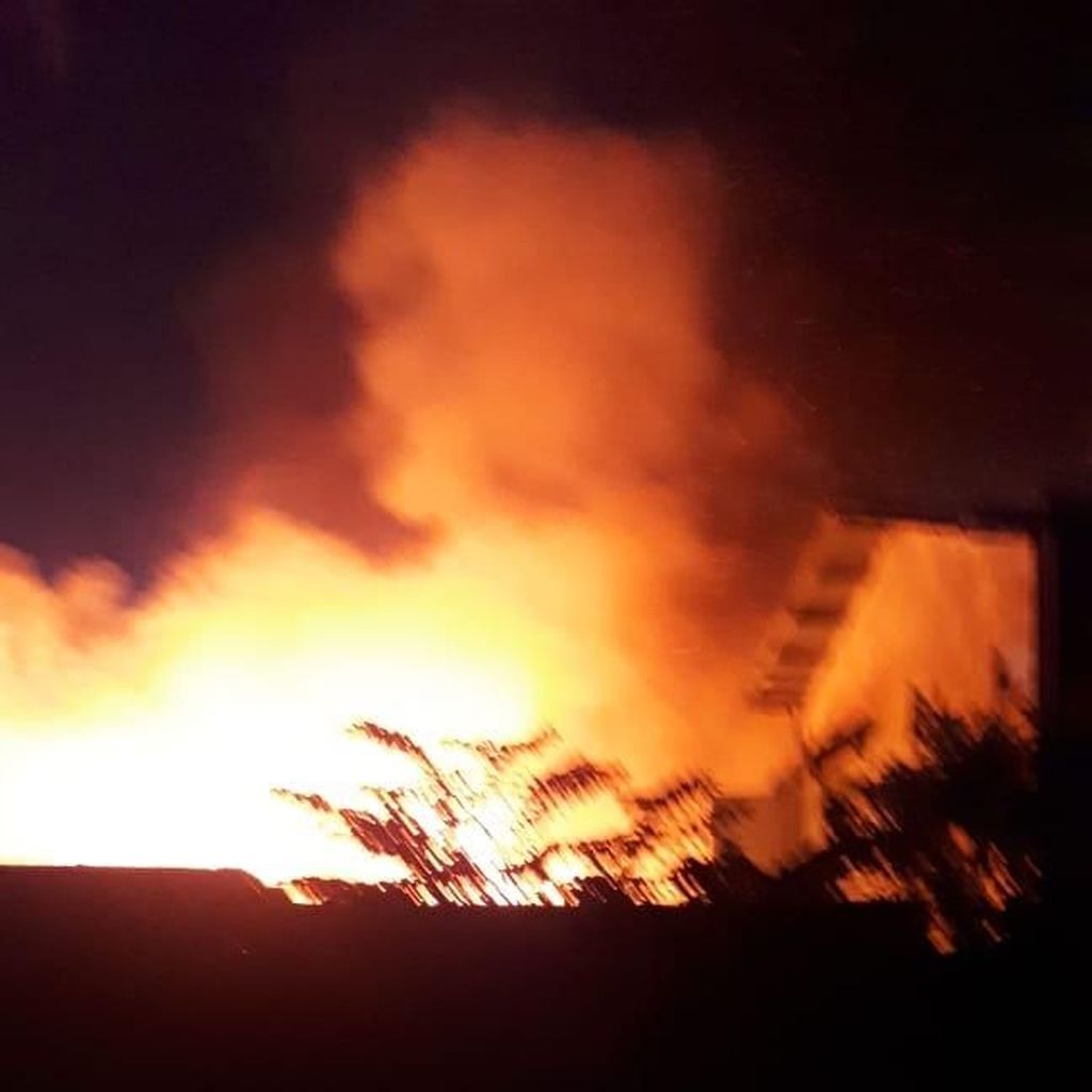 Permukiman Padat di Pulogadung Jaktim Terbakar, 18 Unit Damkar Dikerahkan
