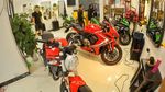 Moge Mahal Cuma Jadi Kursi di Pangkas Rambut!