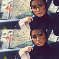 Penyanyi asal Inggris Zayn Malik diketahui punya tiga saudara perempuan yang cantik. Salah satunya yang populer di kalangan penggemar adalah sang adik Waliyha Azad. Foto: Instagram @waliyha.azad