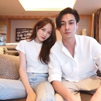 Jia dan kekasihnya kerap memamerkan kemesraan mereka, terutama di Instagram Elroy. Tapi beberapa waktu lalu, Jia pun akhirnya mengunggah selfie-nya dengan adik Arissa Cheo, sosialita yang juga mantan istri Vaness Wu. Foto: Instagram @mjbaby0203