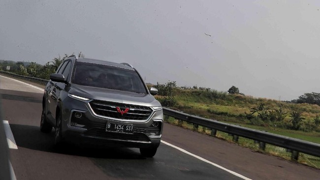 Wuling Almaz. Foto: Pradita Utama Wuling Almaz. Foto: Pradita Utama