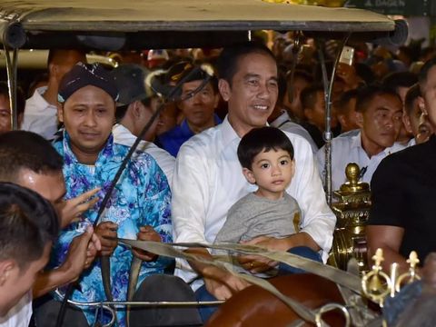 Di Yogya, Jokowi, Jan Ethes Habiskan Waktu Libur Bersama