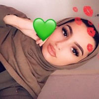 Saat berhijab, Waliyha Azad paling sering mengunggah foto selfie yang disertakan filter. Foto: Dok. Instagram