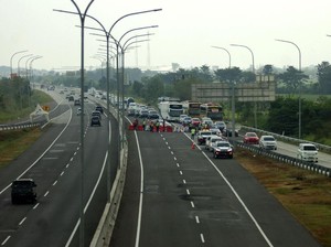 One Way Kalikangkung-Cikampek Berlaku Lagi, Volume Kendaraan Meningkat