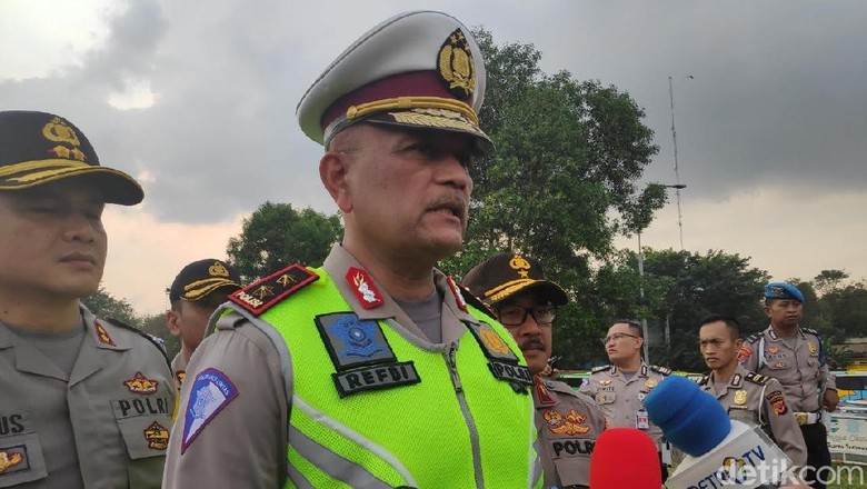 Arus Balik, 350 Ribu Kendaraan Diprediksi Kembali ke Jakarta 15-17 Juni Arus Balik, 350 Ribu Kendaraan Diprediksi Kembali ke Jakarta 15-17 Juni