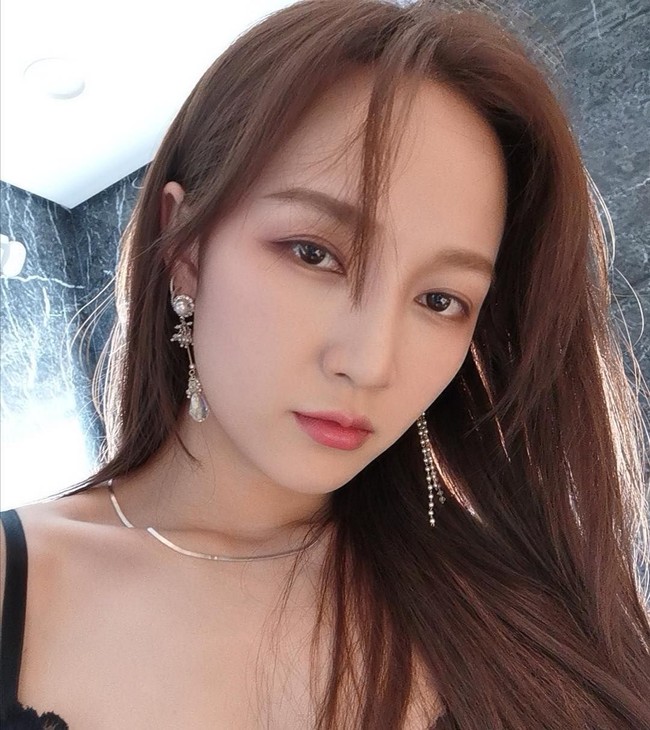 Jia pertama kali dikenal sebagai artis Korea yang pernah tergabung dalam girl band Miss A bersama Bae Suzy. Namun wanita 29 tahun itu berasal dari China. Foto: Instagram @mjbaby0203