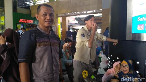 Cerita Pemudik Jakarta Bawa Bir Pletok-Dodol Betawi ke Kampung Halaman