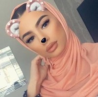 Di Instagram, Waliyha pun cukup populer. Ia memiliki lebih dari 700 ribu pengikut. Foto: Instagram @waliyha.azad