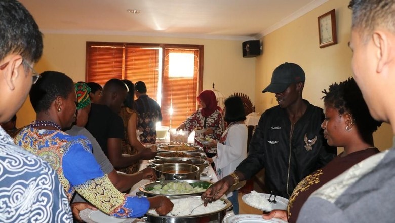 Suasana Lebaran Ala Tanah Air Bagi WNI di Tanzania Suasana Lebaran Ala Tanah Air Bagi WNI di Tanzania
