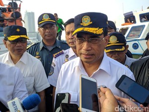 Menhub ke Pengendara: Jangan Berhenti di Bahu Jalan Tol Apabila Tak Darurat!