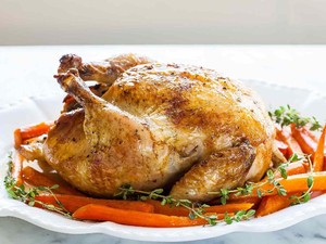 Tak Dibelikan Ayam Panggang, Bocah Ini Nekat Lompat ke Rel Kereta