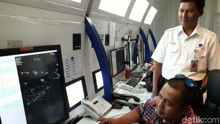Suasana ruang kontrol atau ATC di kantor AirNav kompleks Bandara Adisutjipto