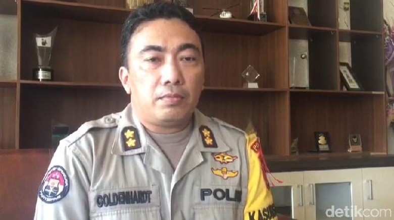 6 Polisi yang Kawal Demo Ricuh Kendari Dihukum, Penembak Randi Masih Misteri 6 Polisi yang Kawal Demo Ricuh Kendari Dihukum, Penembak Randi Masih Misteri